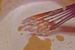 Inghetata cu caise, nuci si caramel