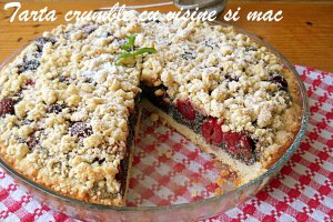 Tarta crumble cu visine si mac