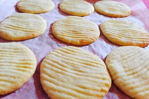 Biscuiti mari pentru inghetata