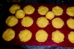Bomboane Rochers cu nuca de cocos si ciocolata