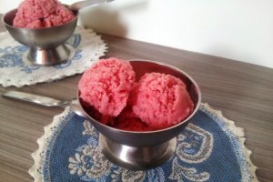 Înghețată de pepene rosu