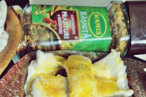 Cosulete cu cirese și crema de branza
