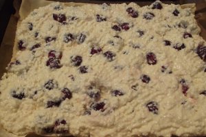 Placinta cu branza si visine