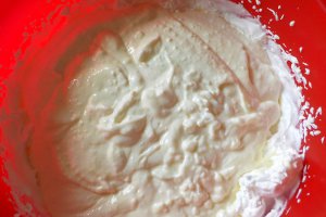 Cheesecake cu jeleu de zmeura