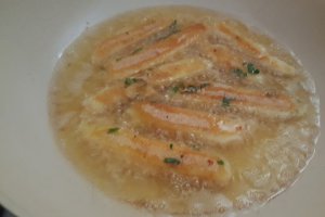 Sticksuri de cascaval pane