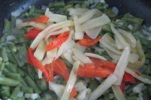 Mancare de pastai cu ardei copti