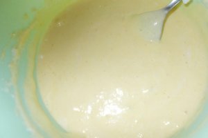 Tarta cu fructe, budinca si frisca