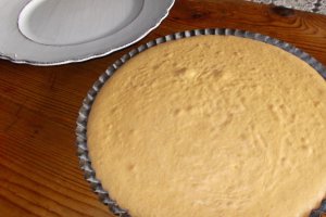 Tarta cu fructe, budinca si frisca