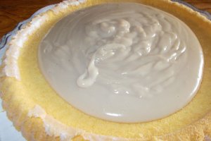 Tarta cu fructe, budinca si frisca