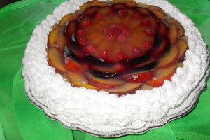 Tarta cu fructe, budinca si frisca