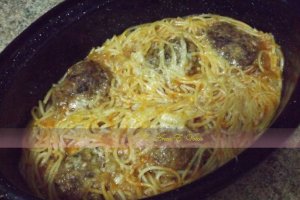 Spaghete cu chiftele marinate