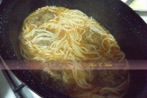Spaghete cu chiftele marinate