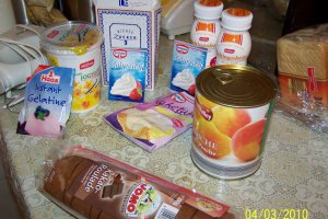 Tort cu rulada si crema de iaurt