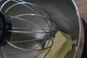 Blondine cu zmeura si crema de ciocolata cu alune