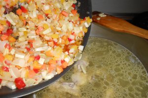 Ciorba de pui cu legume