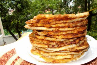 Foietaj de casa cu unt si ricotta la tigaie