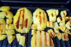Salata de cartofi cu piept de pui si castraveti