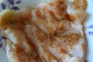 Salata de cartofi cu piept de pui si castraveti