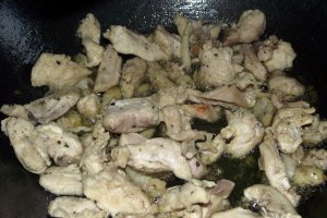 Tigaie picanta cu piept de pui