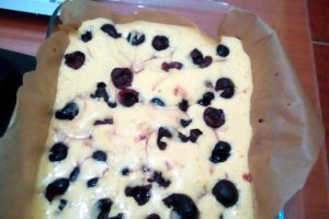Prajitura cu cirese si crema de vanilie