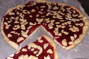Tarta cu capsune