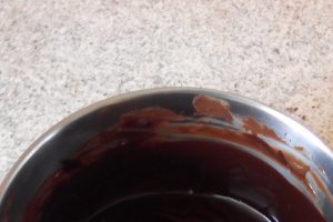 Tort trio de ciocolata cu cirese,ness si alune