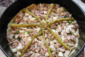 Tarta cu ton, ciuperci si sparanghel