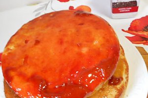 Tort cu zmeura si aroma de trandafiri