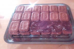 TORT DE BISCUITI – ciocolatos