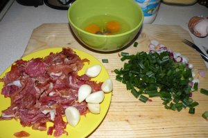 Ciorba de salata verde cu bacon afumat si slanina