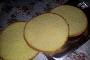 Blat de tort pufos reteta cu 8 oua