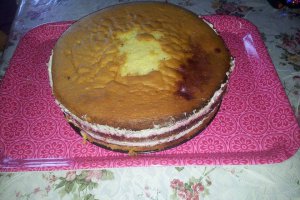 Tort Fluture cu crema de sampanie si fructe de padure