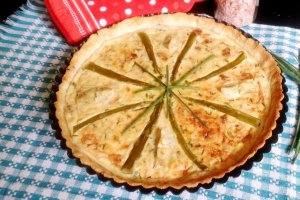 Quiche cu ton, rosii deshidratate si sparanghel