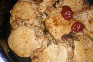 Cotlet de porc cu sos, la cuptor