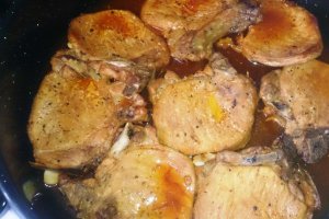 Cotlet de porc cu sos, la cuptor