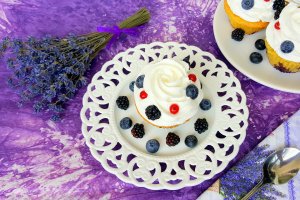 Briose cu fructe de padure