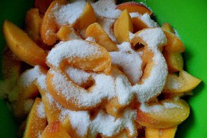 Tarta cu piersici