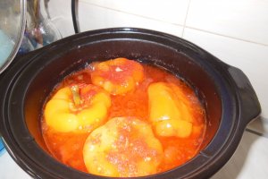 Ardei umpluti gatiti la slow cooker Crock-Pot