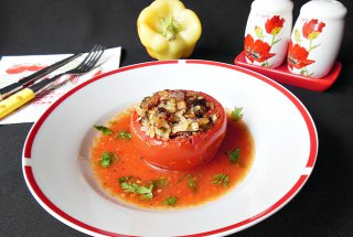 Rosii umplute cu ton si sardine, in stil mediteranean