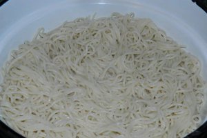 Budinca de paste cu urda si bezea - 650 -