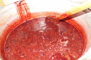 Gem de prune  vinete cu migdale