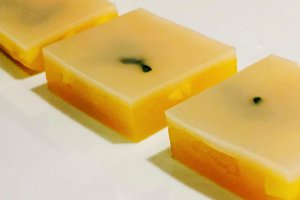 Cuburi jeleu mango si cocos