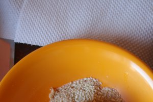 Chiftele de orez umplute cu pui si ardei