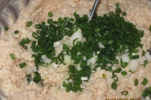 Salata din icre de crap cu ceapa