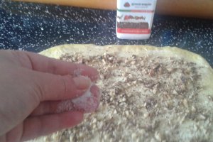 Cozonac trandafir cu nuca, dietetic si normal
