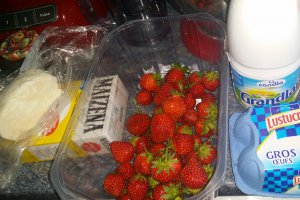 Tarta cu capsuni