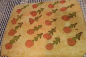 Rulada cu model si crema de iaurt cu fructe de padure