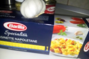 Reginette cu sos de rosii si ciuperci