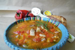 Ciorba de fasole boabe noua cu afumatura