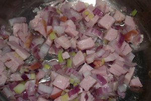 Tarta cu carne tocata, ciuperci si cascaval